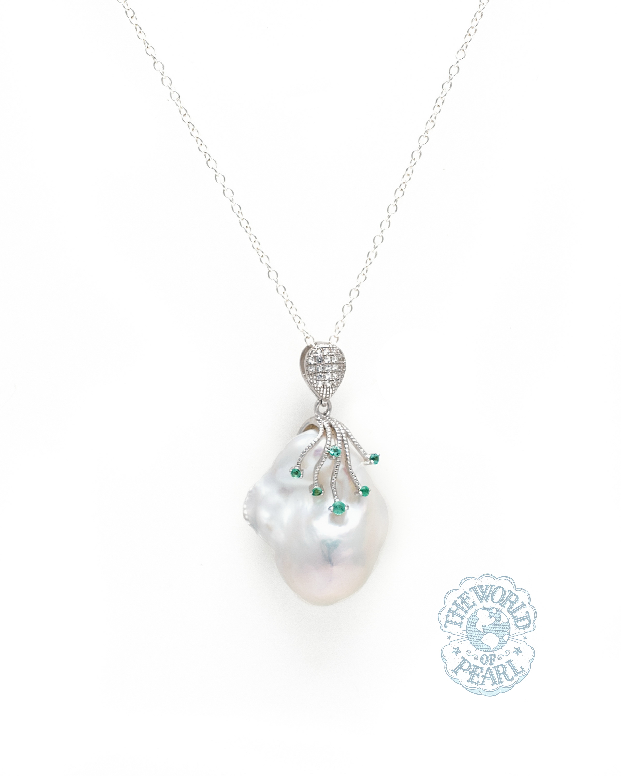 Gem Perfect Baroque Pearl pendant -emerald and pearl- the world of pearl